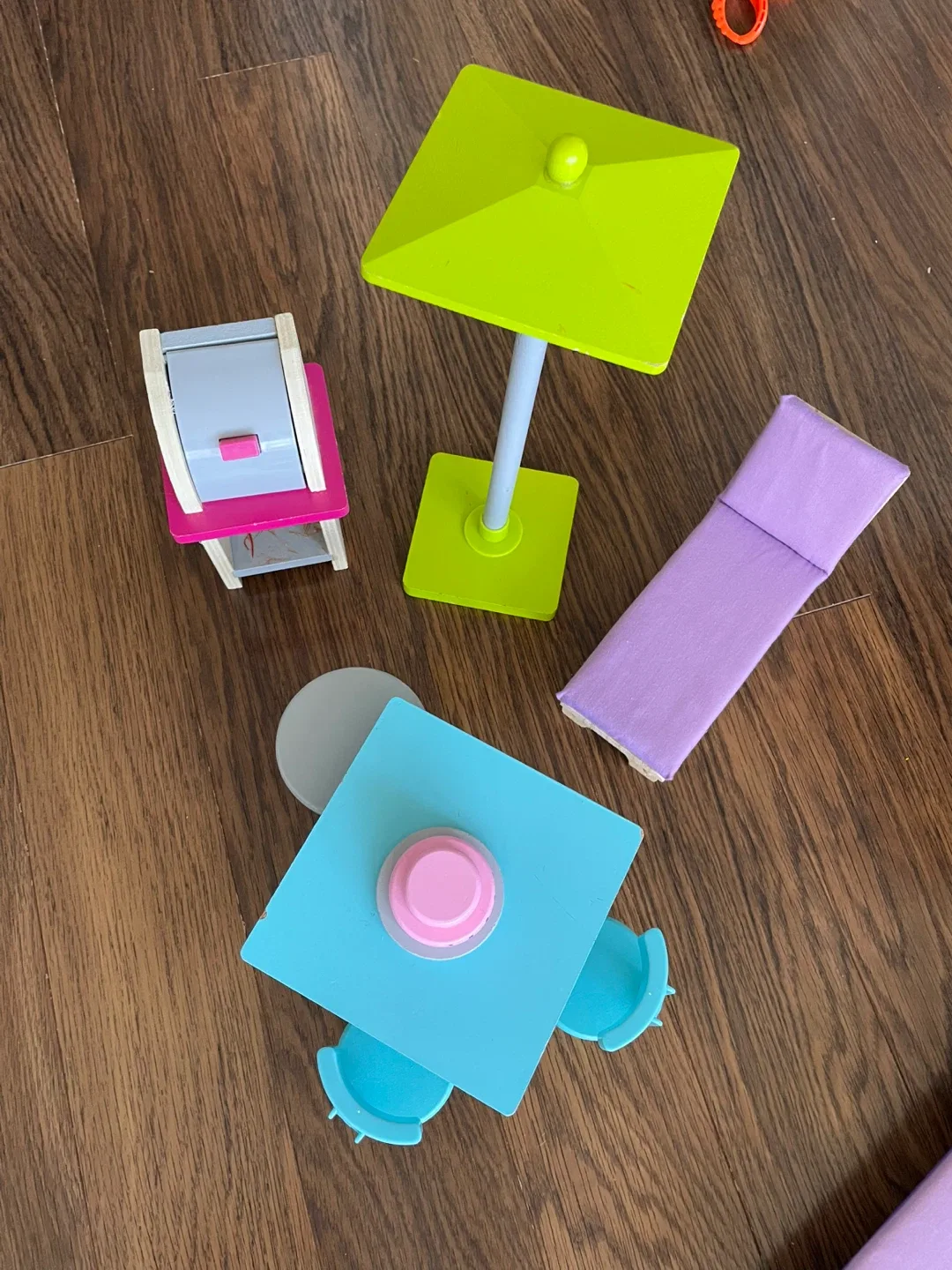 Melissa & Doug Wooden Play Food & Furniture Set image indicator(4)