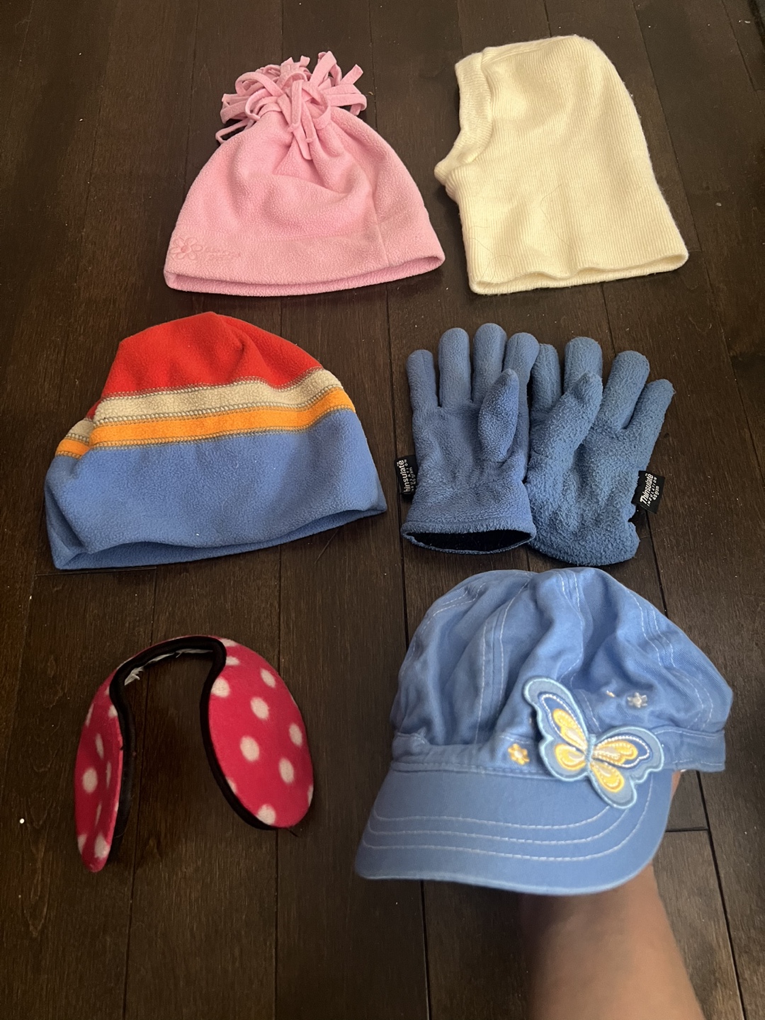 Hats and gloves (3-4T)