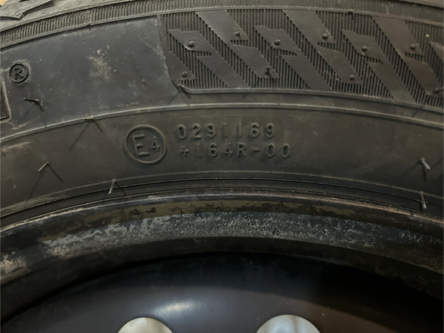 Set of 4 Winter Tires and  steel Rims - photo 5
