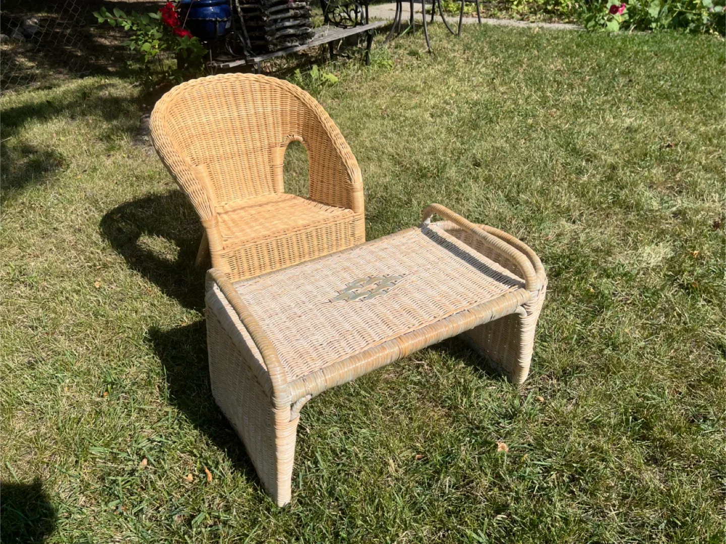 Children’s Wicker Chair and Table Set image indicator(2)