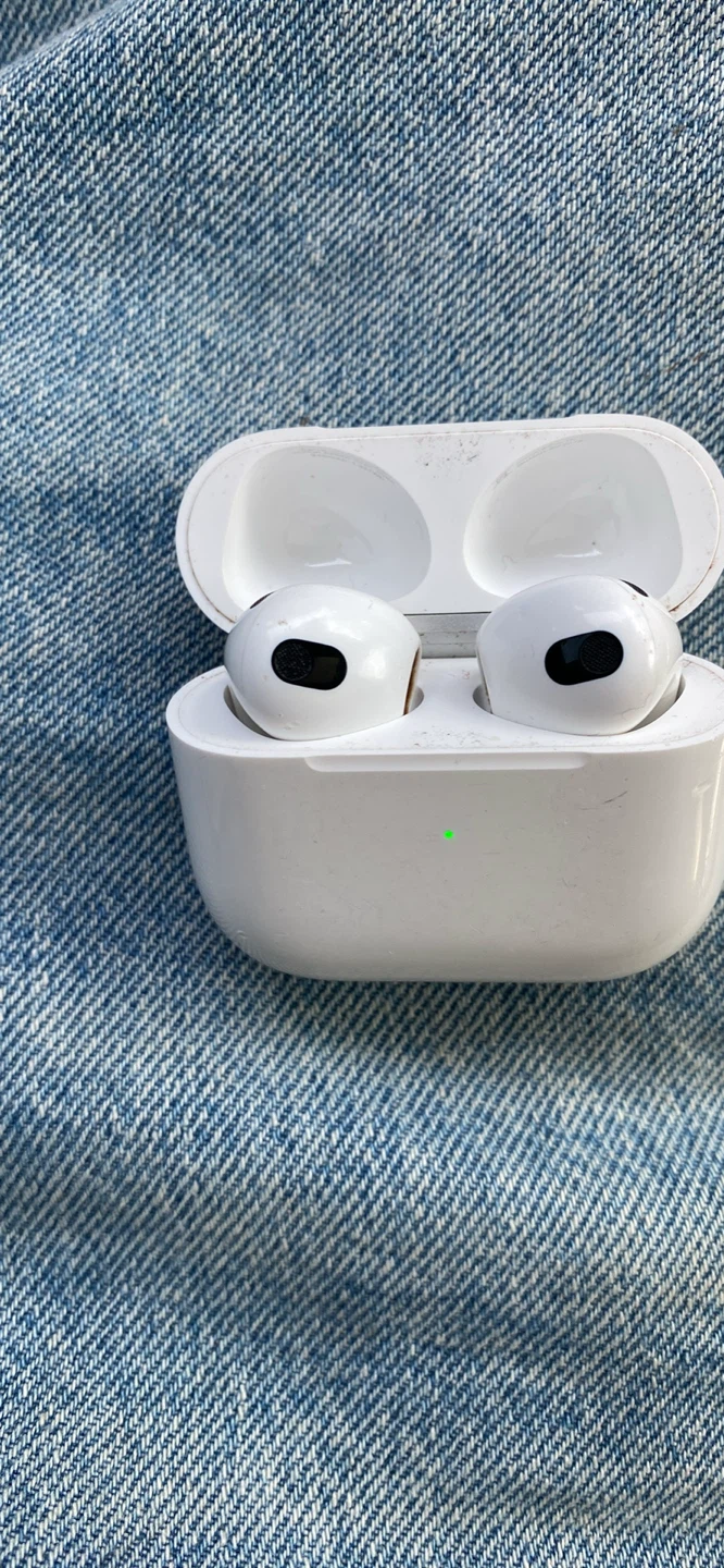 Apple AirPods (3rd generation) - photo 2