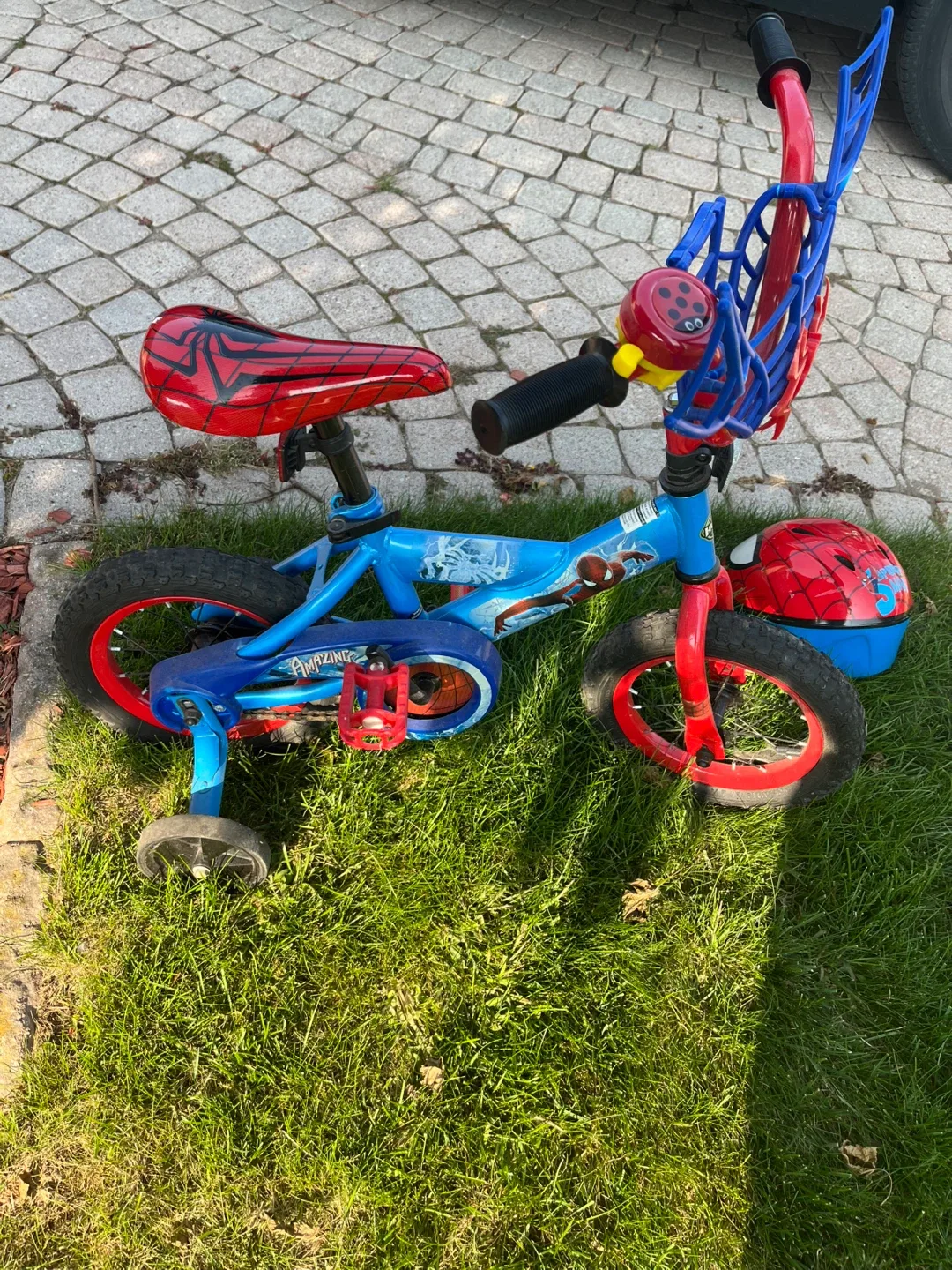 Spiderman Kids' Bike with Helmet thumbnail