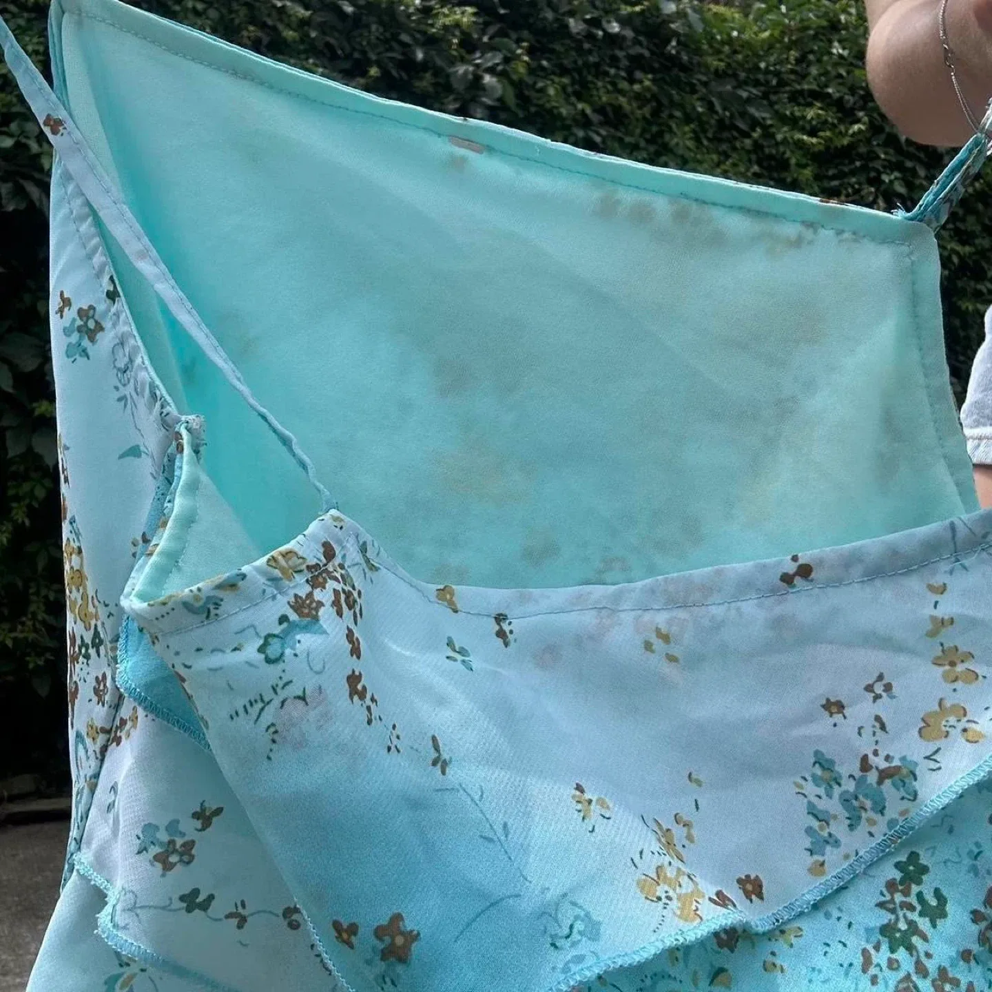 Cute blue and white ruffled cami top image indicator(6)