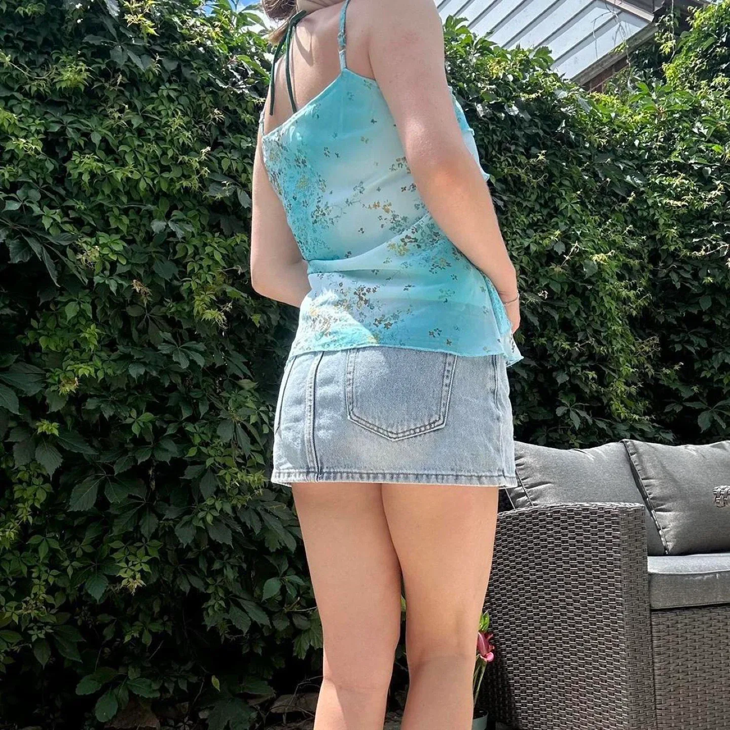 Cute blue and white ruffled cami top image indicator(3)