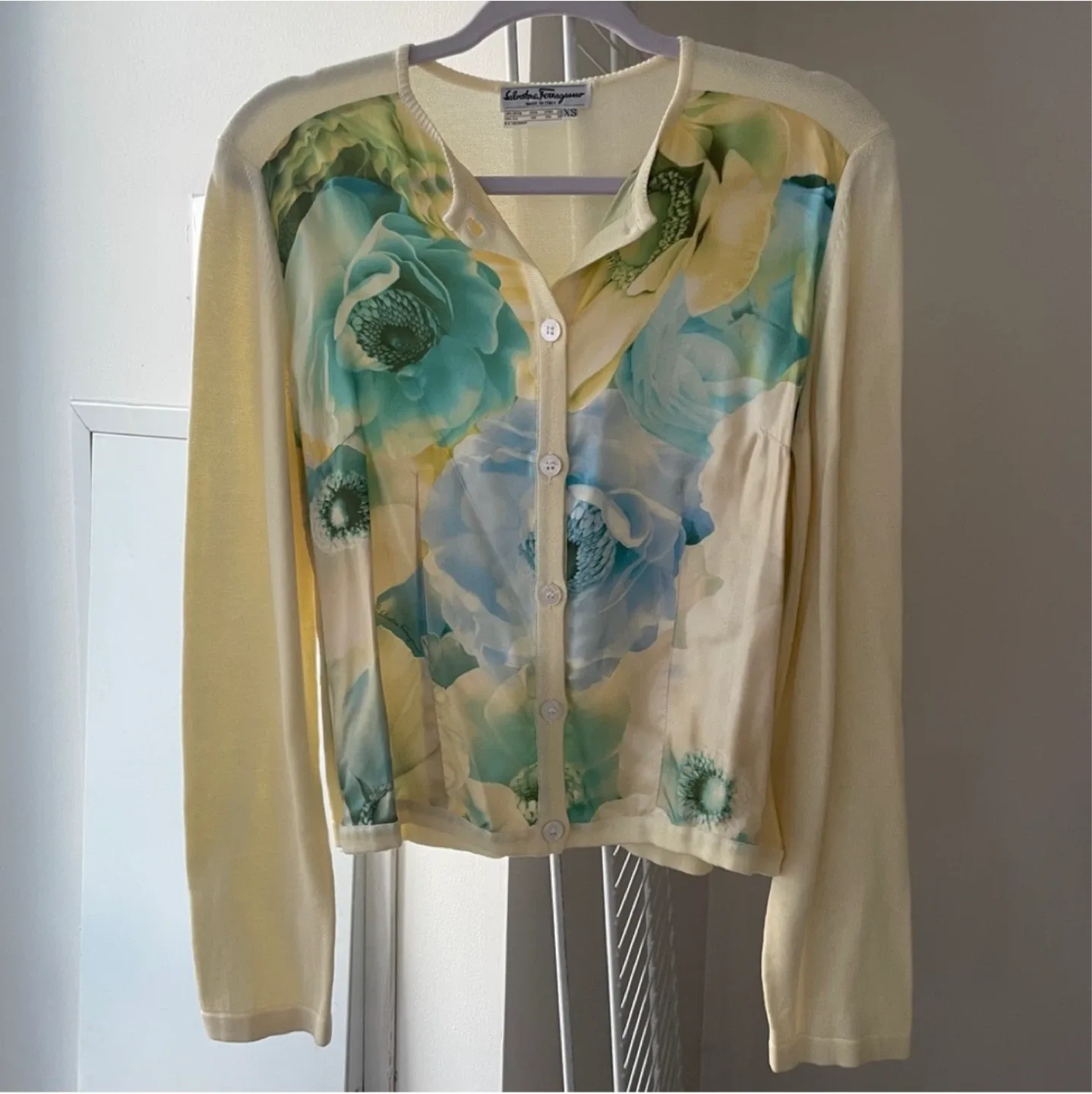 Authentic Ferragamo silk & cotton floral cardigan XS thumbnail