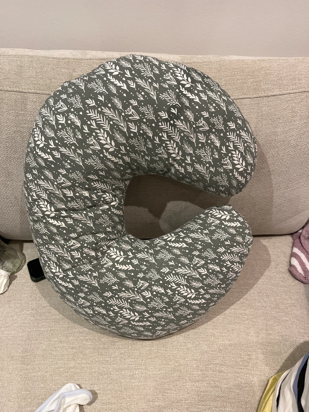 Dr Brown Nursing Pillow - Grey/White Leaf Pattern - photo 2
