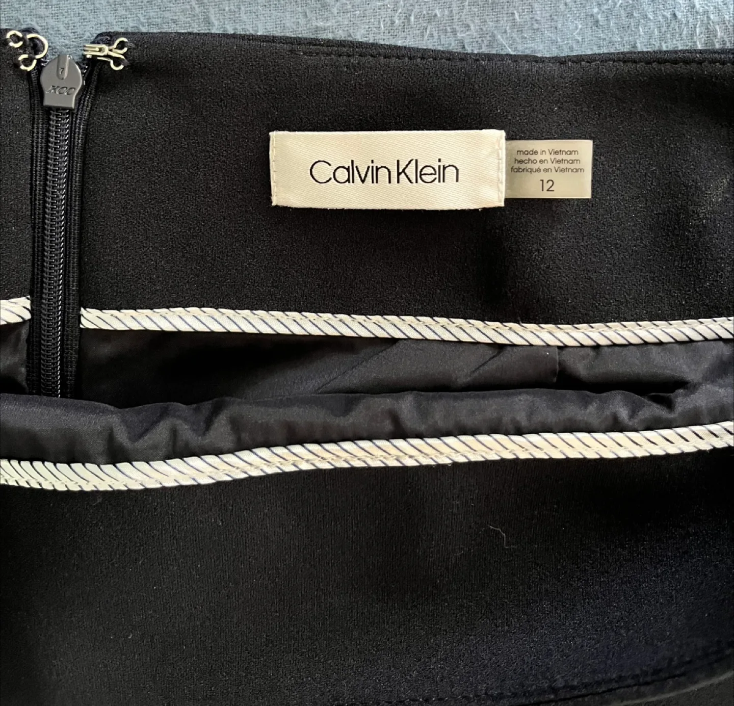 Calvin Klein Navy Blue Skirt - Size 12 image indicator(2)