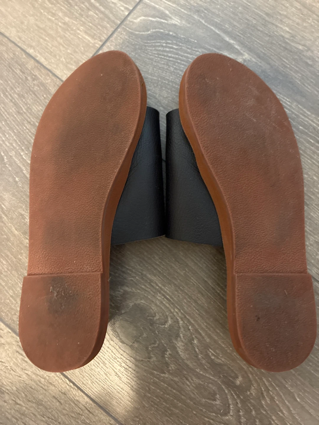 Roxy Black Leather Slides - Size 7 - photo 2
