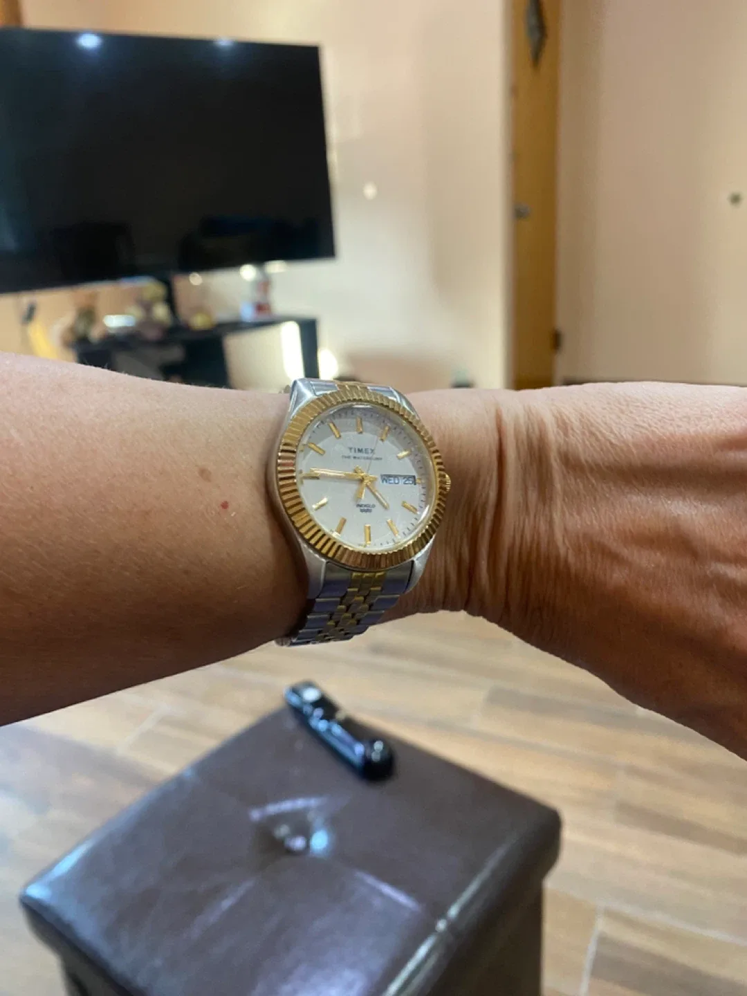 Timex The Waterbury Two-Tone Watch image indicator(8)