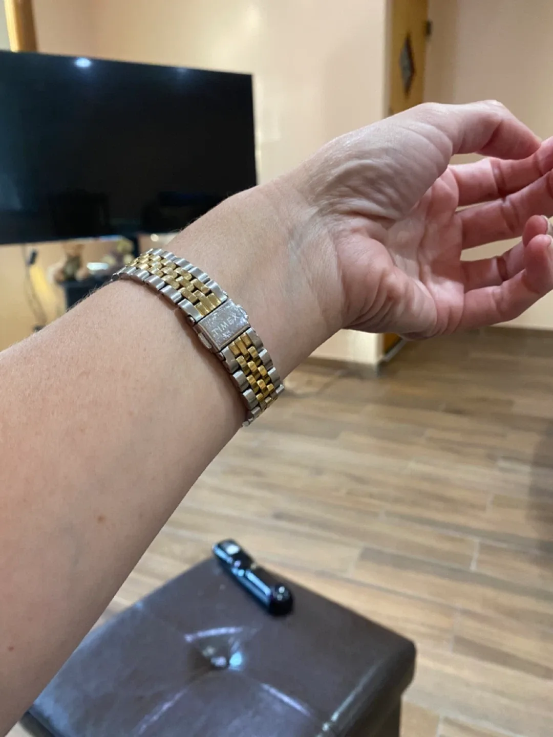 Timex The Waterbury Two-Tone Watch image indicator(9)