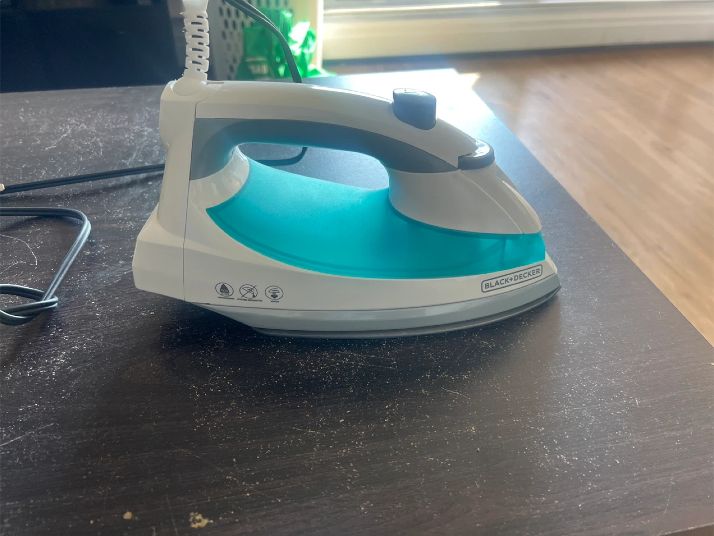 Black + Decker Teal/White Iron