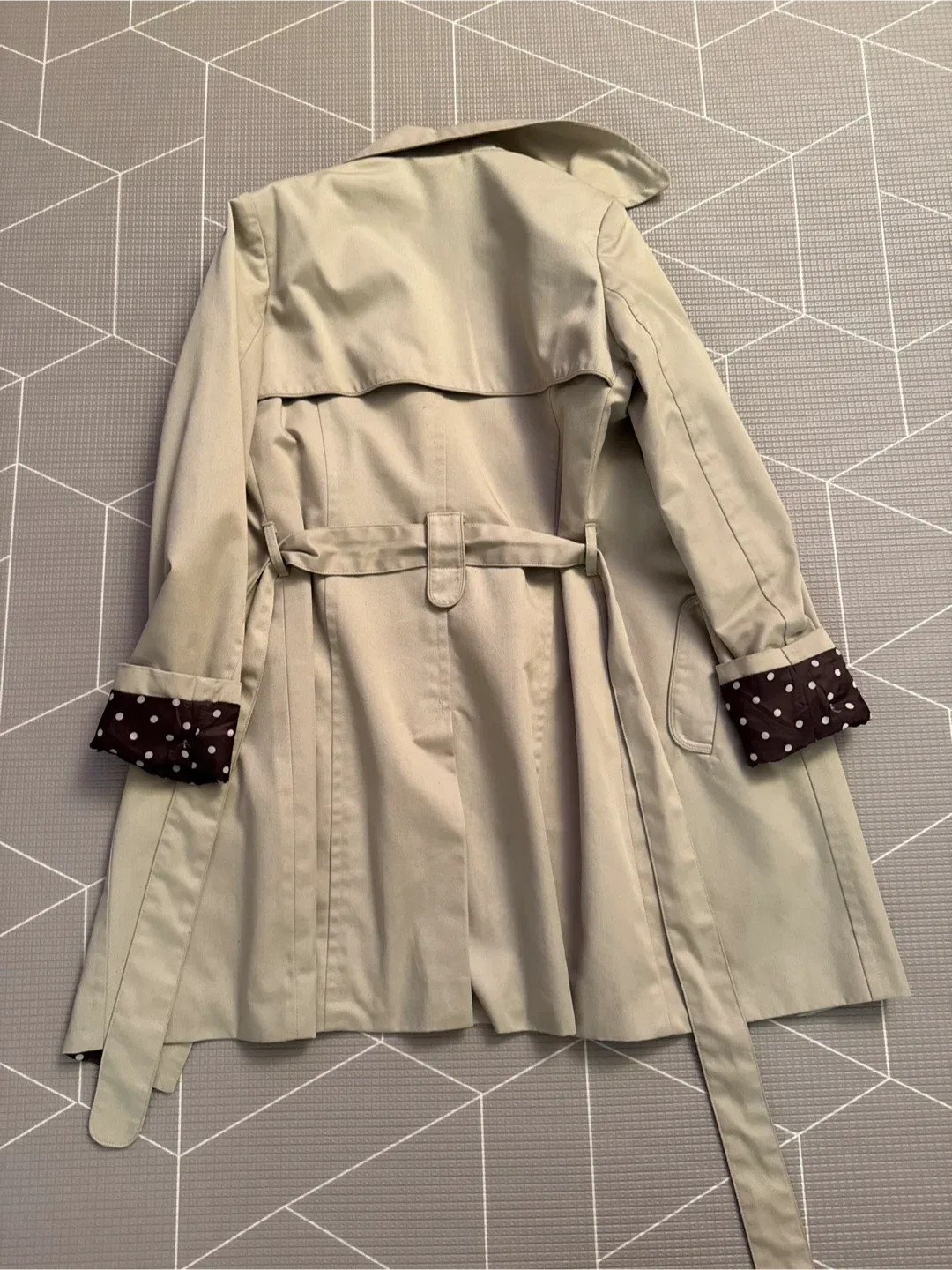 Costa Blanca Outerwear Trench Coat - Size M image indicator(4)