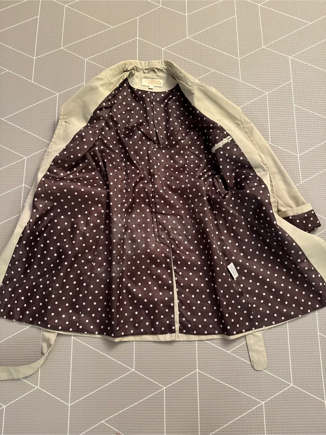 Costa Blanca Outerwear Trench Coat - Size M image indicator(3)