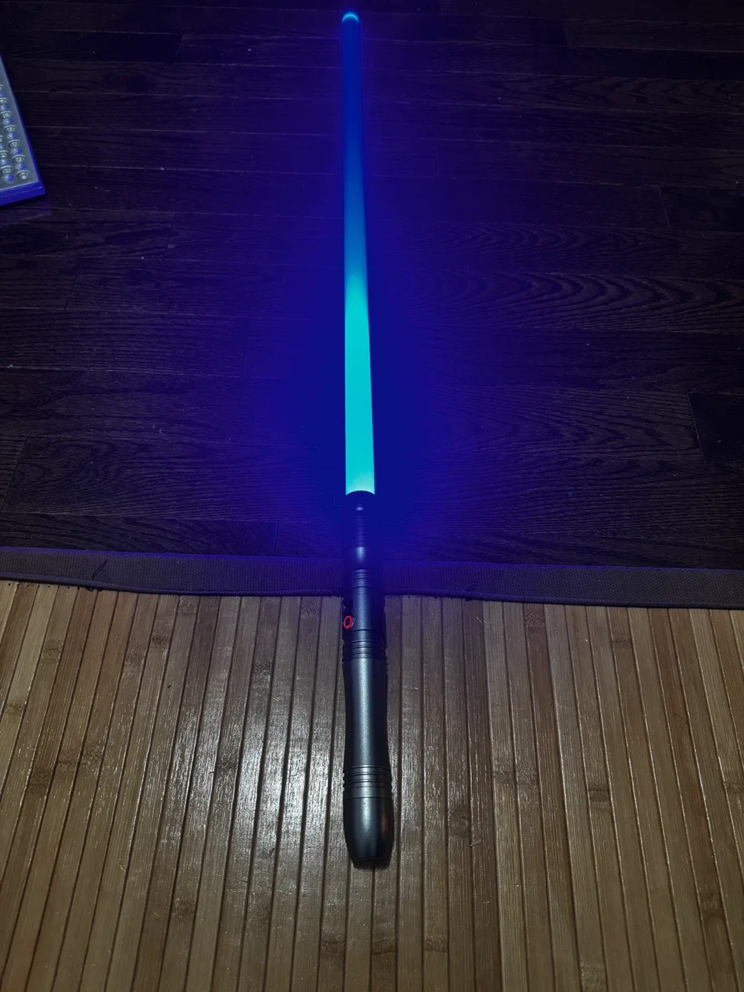 Lightsabers, can change color, with sound, very durable image indicator(2)
