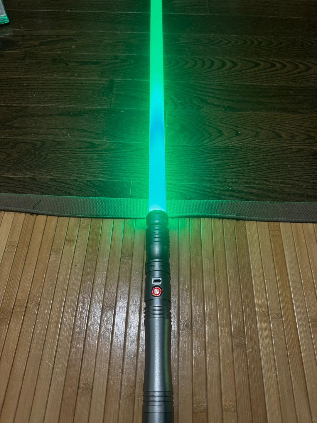 Lightsabers, can change color, with sound, very durable image indicator(3)