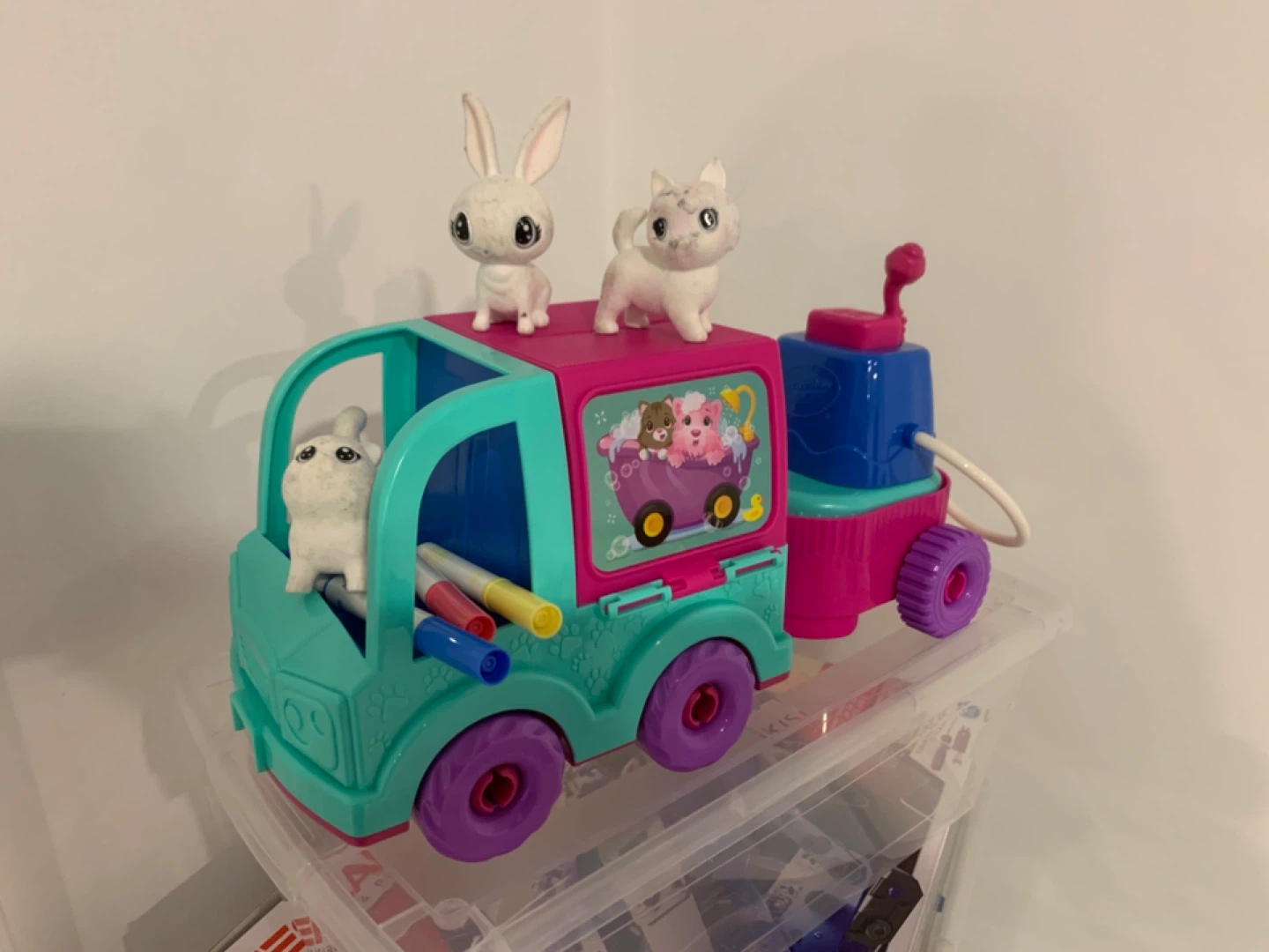 Crayola Li'l Woodzeez Camper Van Toy Set