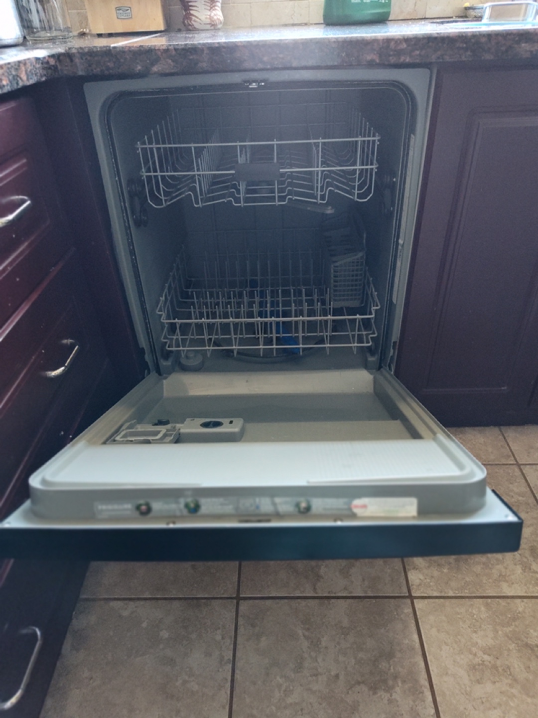 Frigidaire 24" Built-In Dishwasher - photo 4