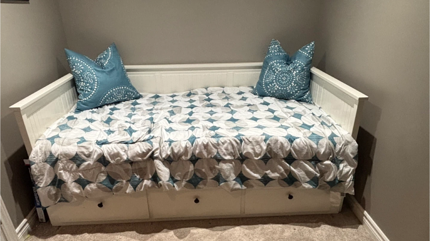 IKEA HEMNES Daybed frame with 3 drawers, white