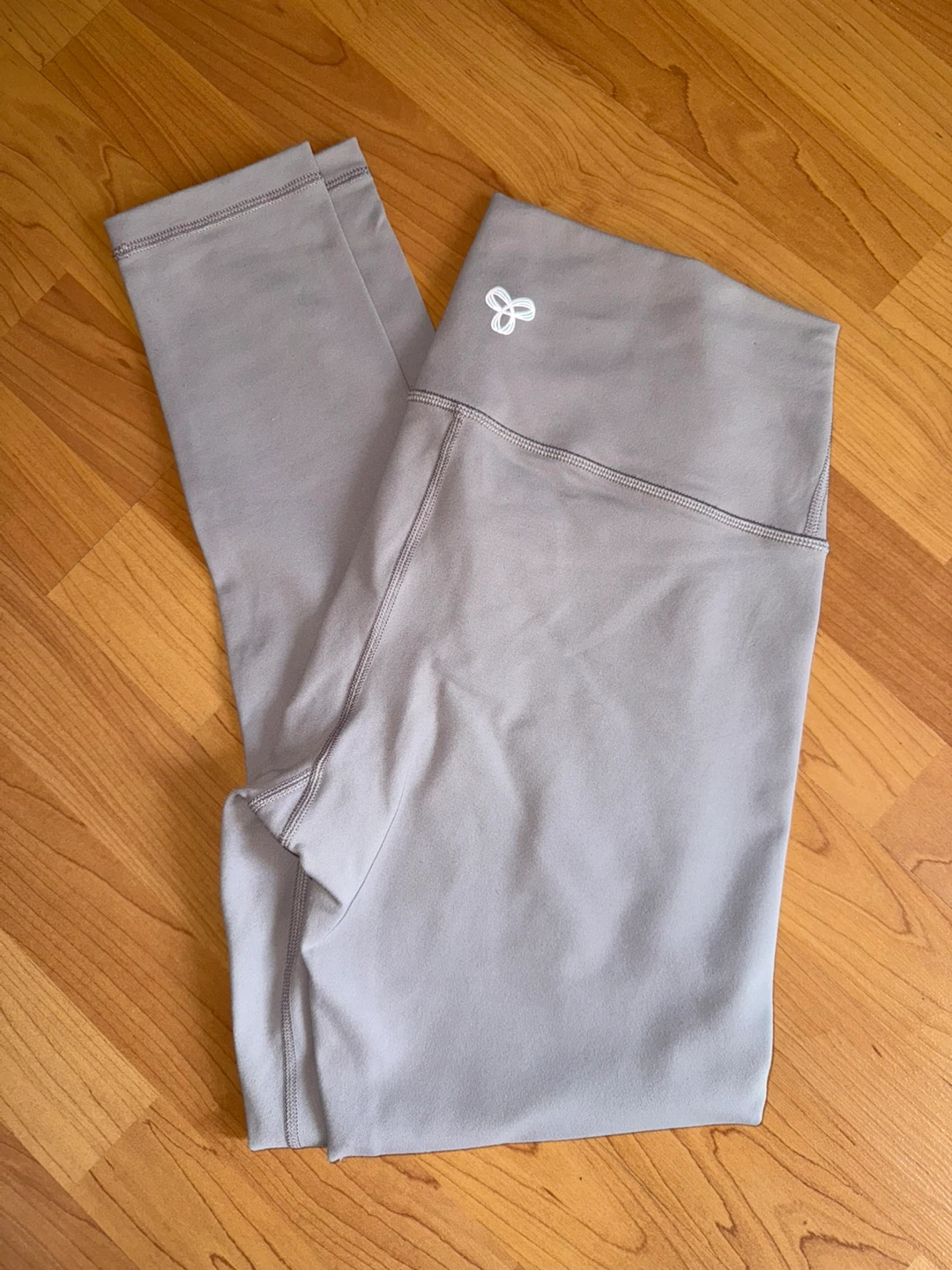 TNA gray/beige leggings