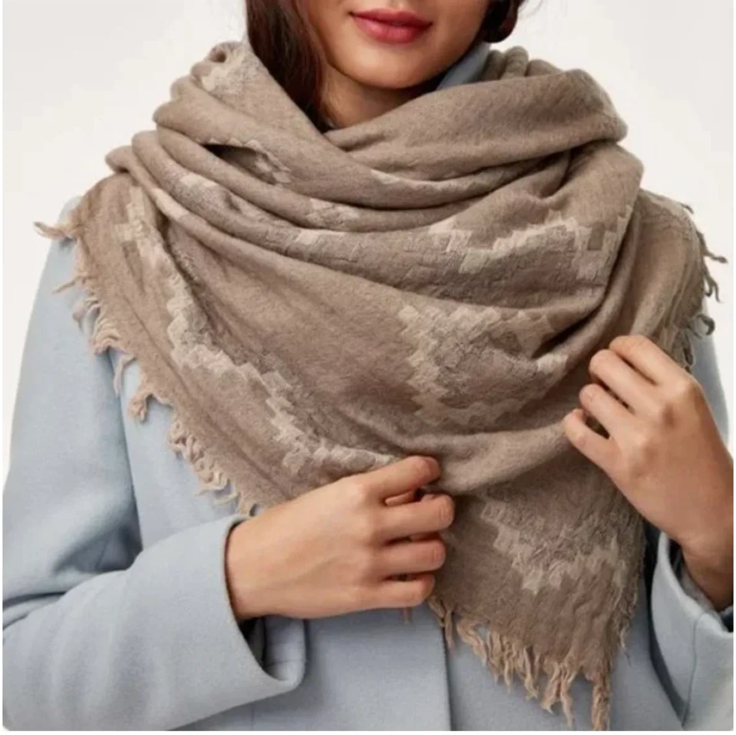 Aritzia Wilfred Free Diamond Mosaic Scarf thumbnail