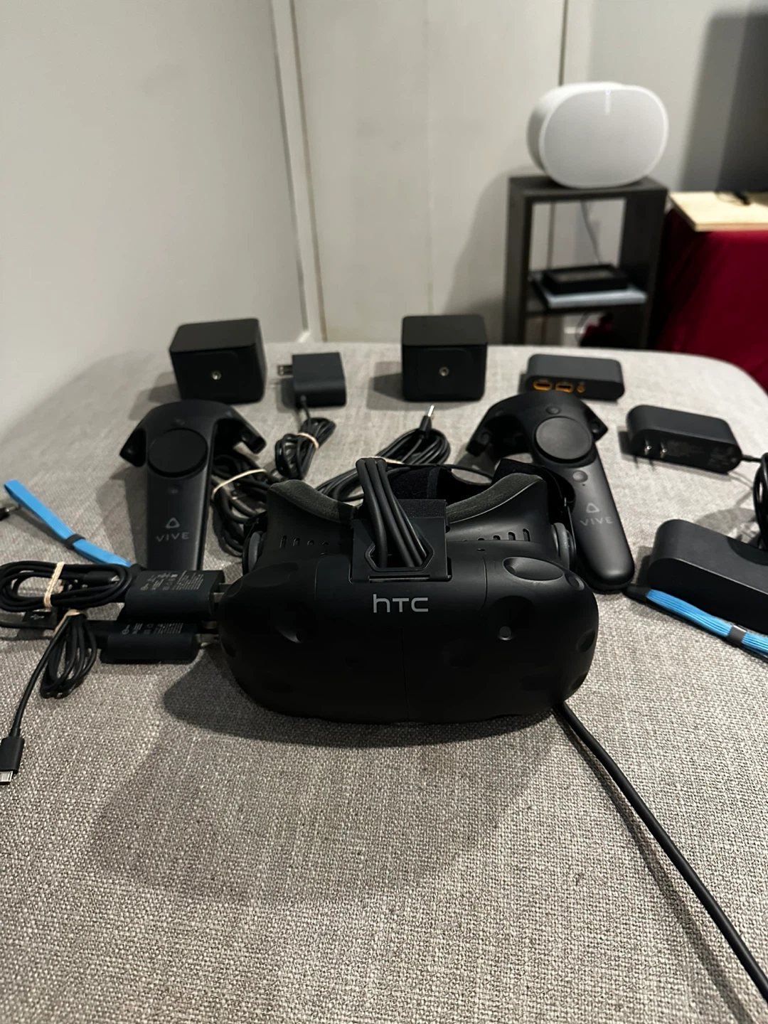 HTC Vive VR Headset with Accessories - photo 2
