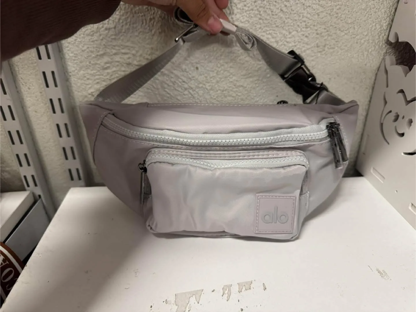 ALO Yoga Everywhere Belt Bag - Lilac thumbnail