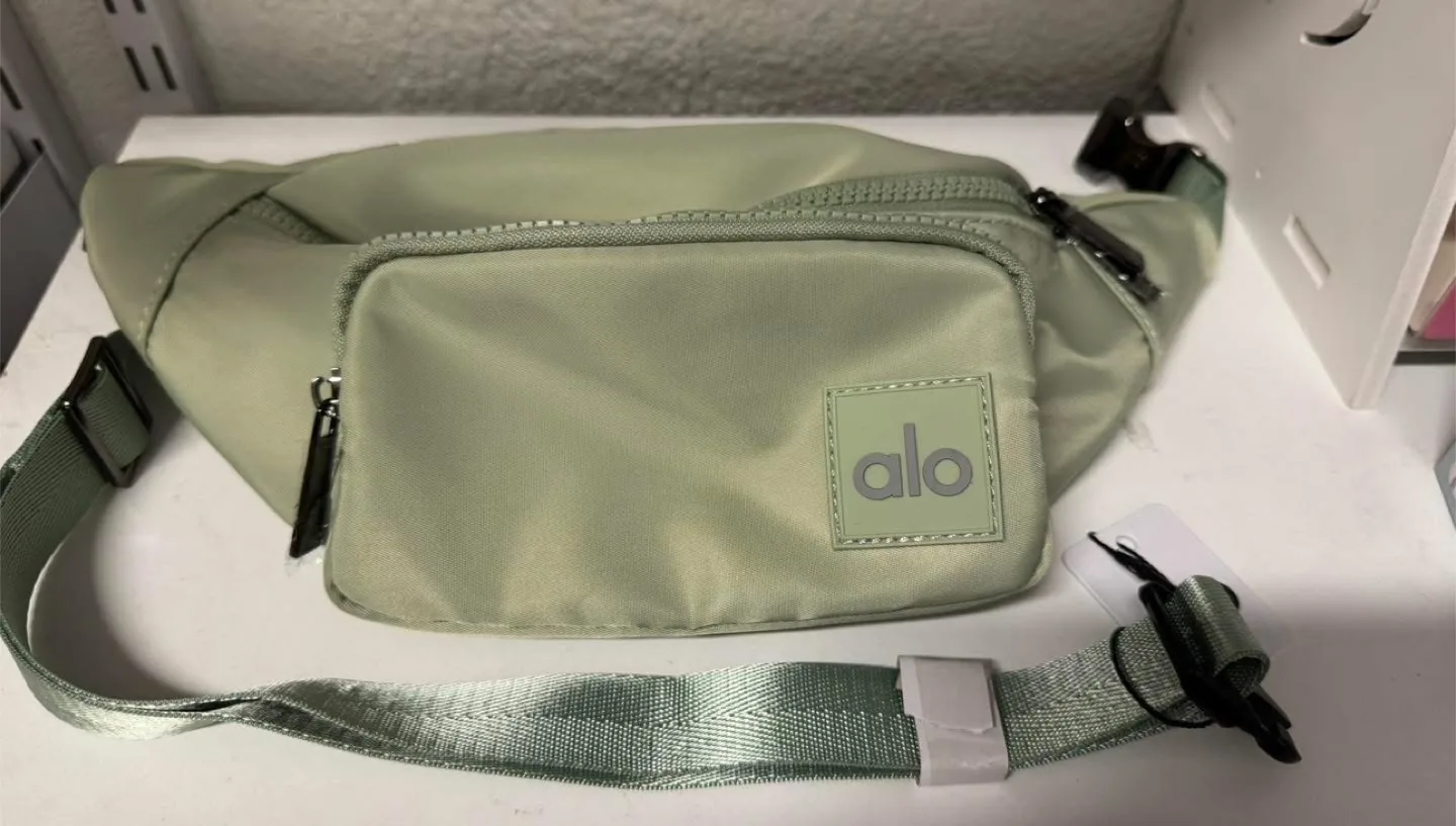 ALO Yoga fanny pack in Aloe thumbnail