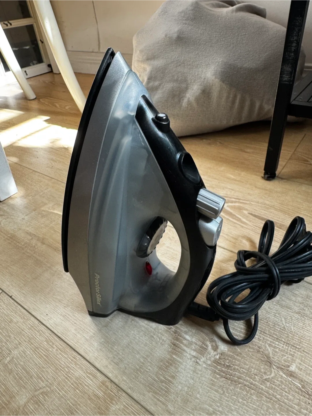 Proctor Silex Iron - Great Condition! image indicator(3)