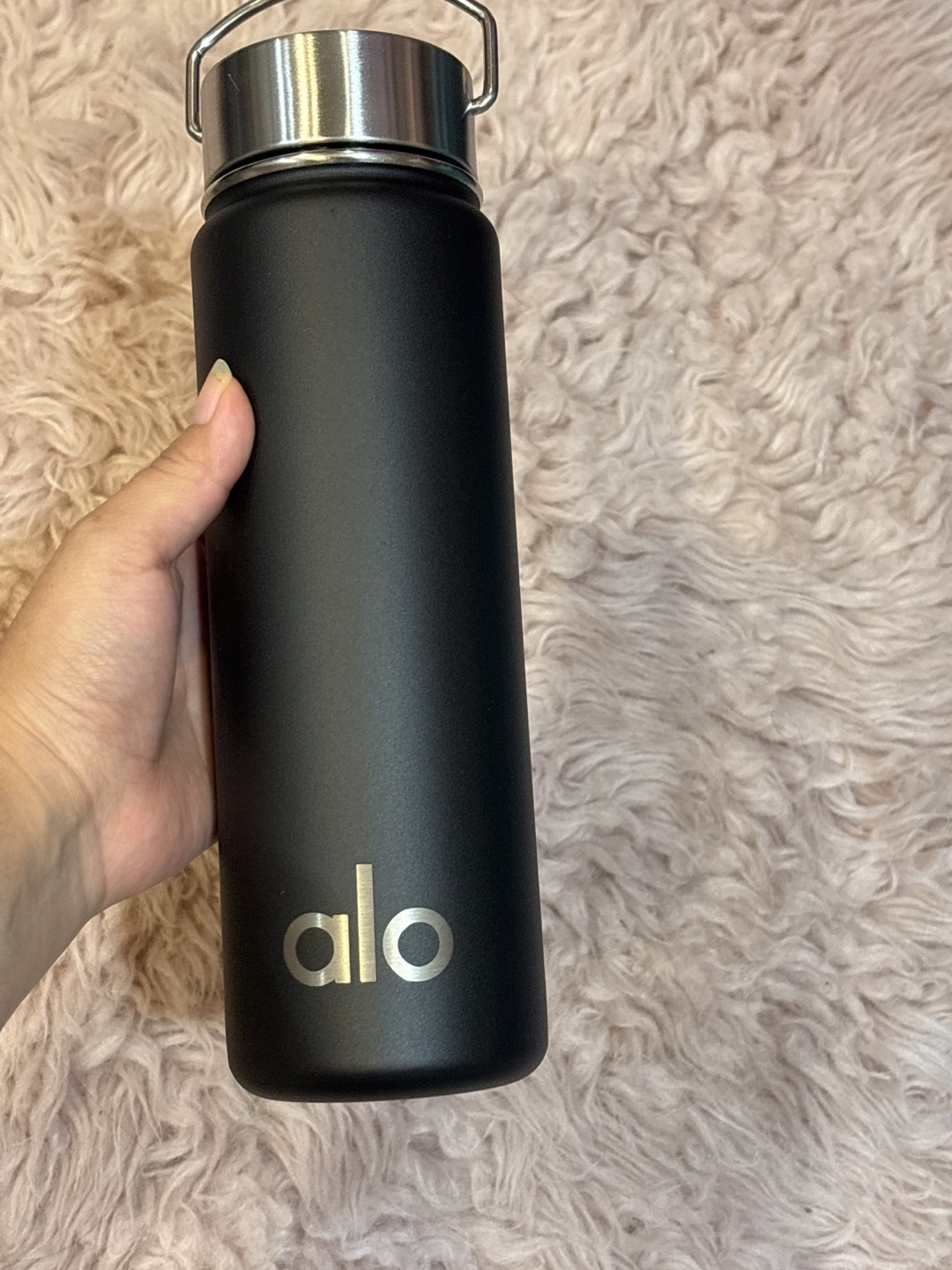 ALO Yoga Black Water Bottle - photo 2