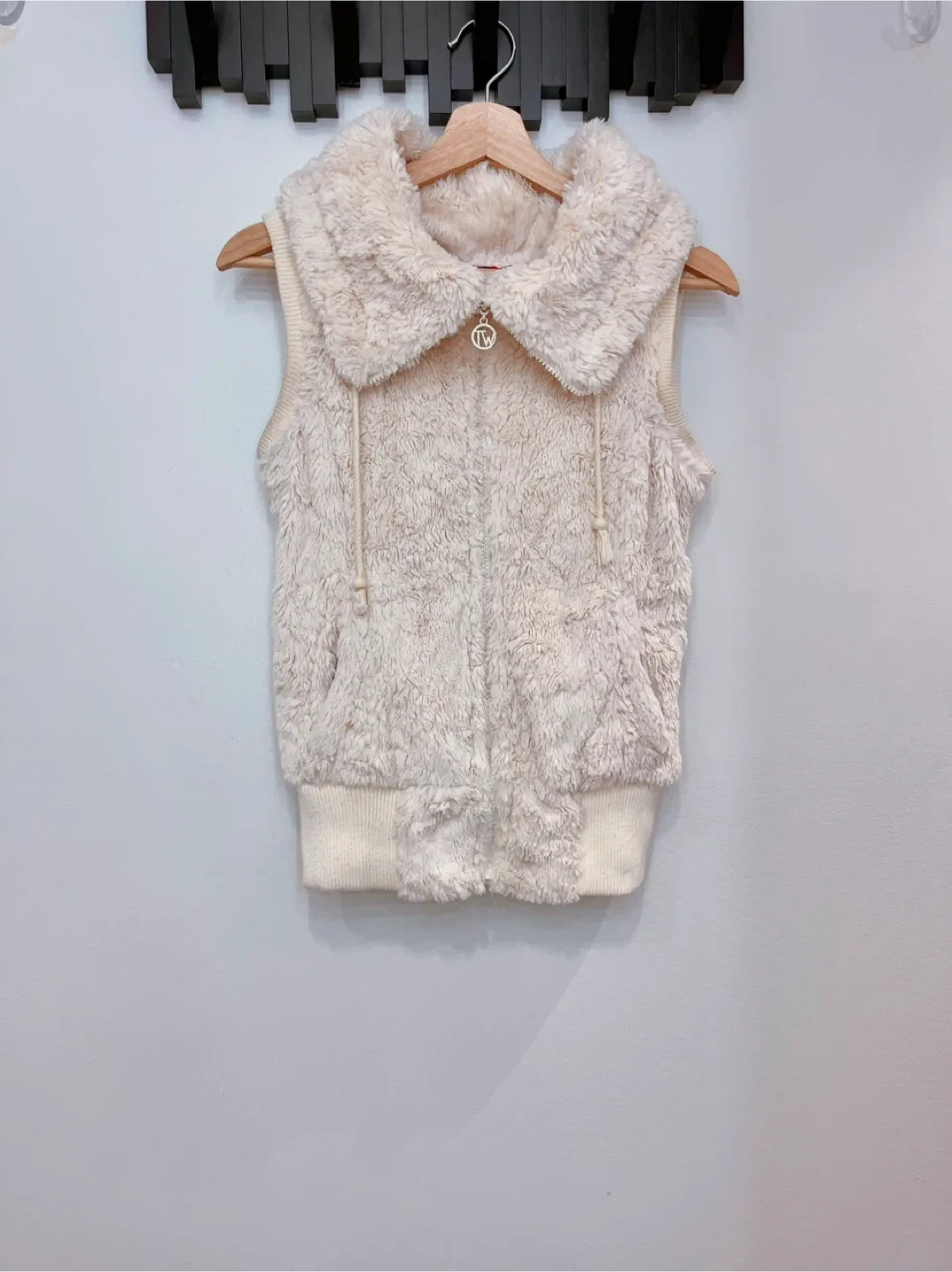 Women’s Tally Weijl XS Cream Vest thumbnail