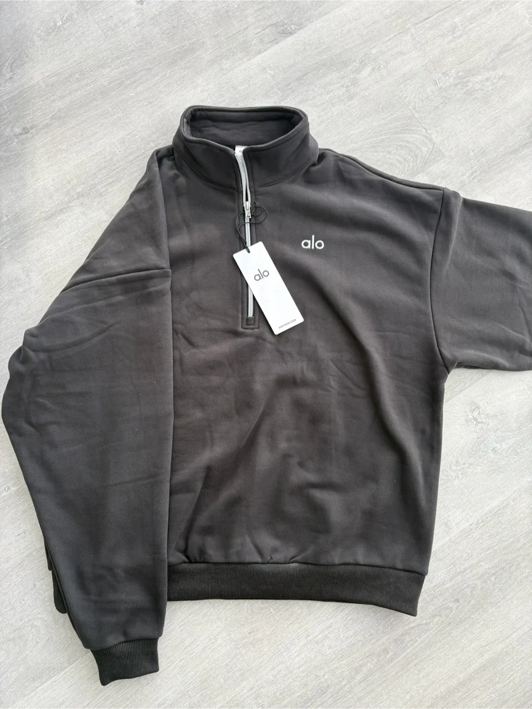 ALO Accolade 1/4 Zipped Pullover - Anthracite image indicator(2)