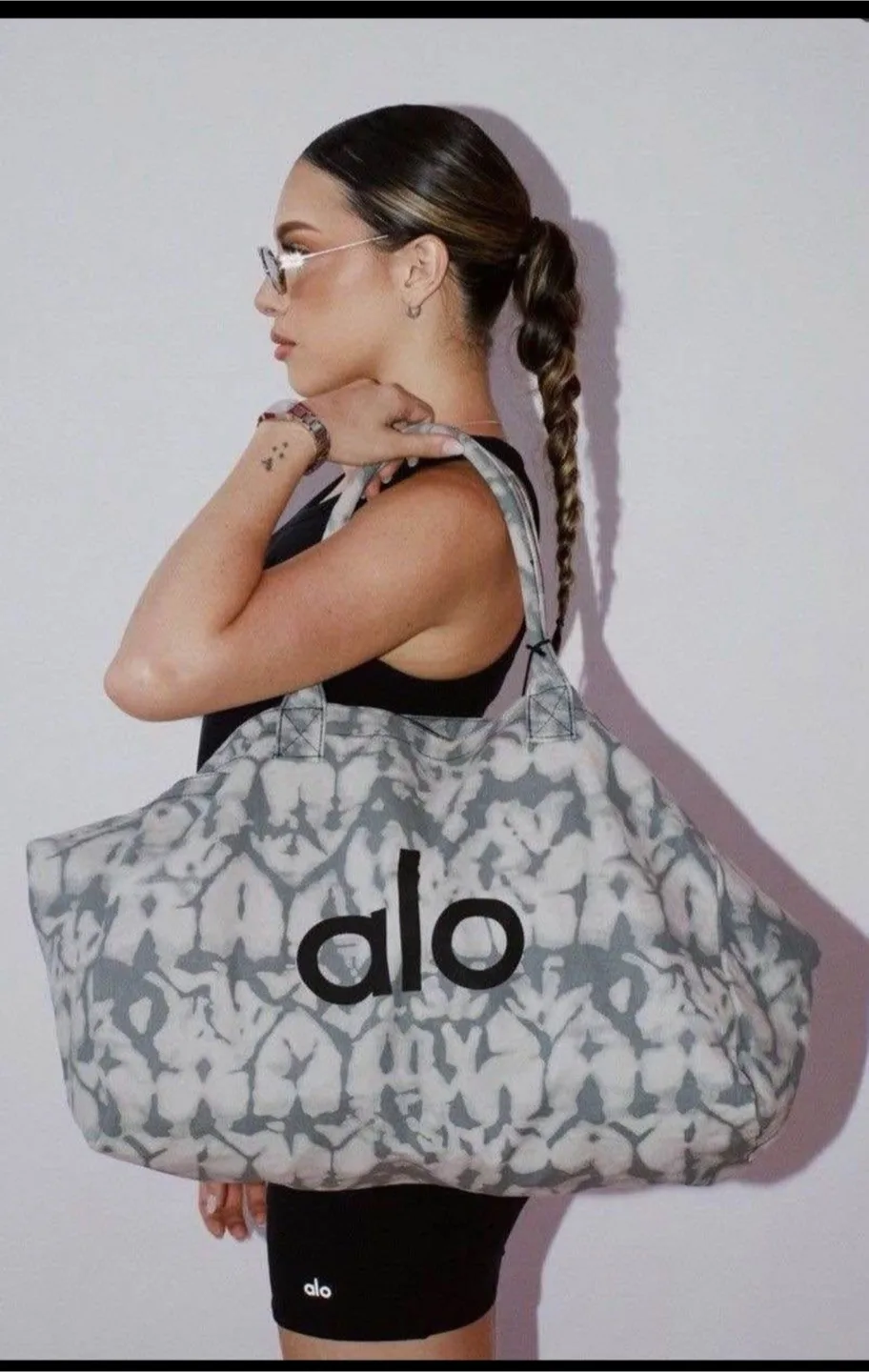 ALO Yoga Tie Dye Duffel Bag thumbnail