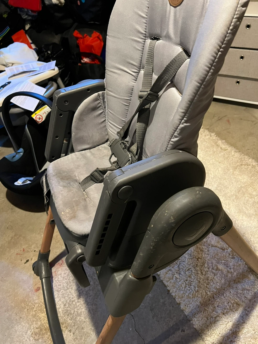 Used Maxi-Cosi High Chair - Grey - photo 4