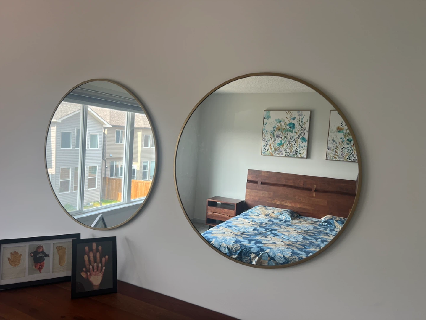 Round Wall Mirror with Gold Frame (Two) - photo 3