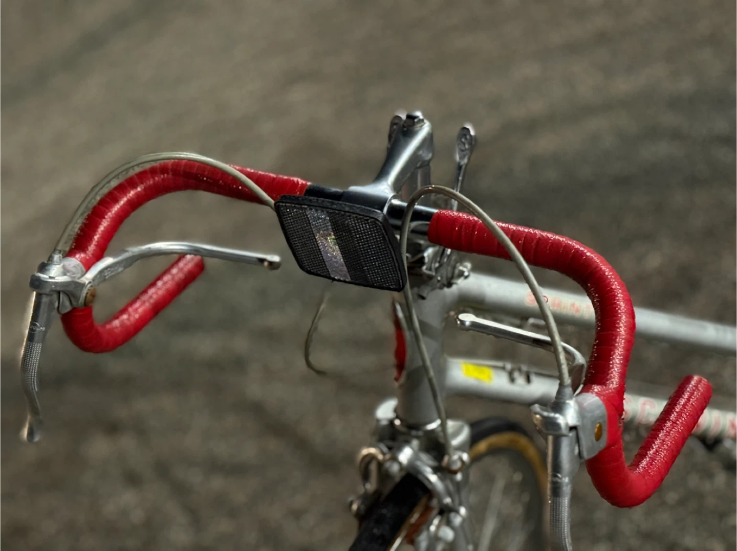 Vintage, 1980, Schwinn Road Bike - Silver and Red. - photo 2
