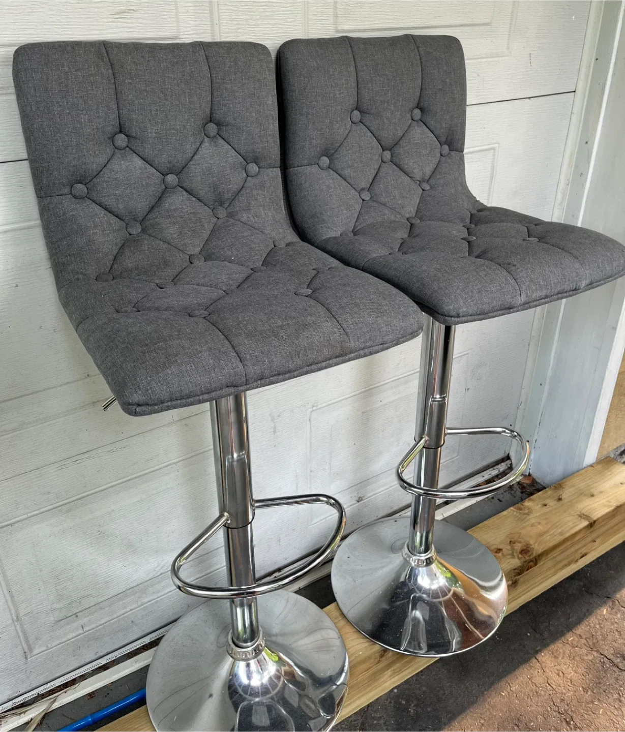 Set of 2 Grey Tufted Swivel Bar Stools image indicator(2)