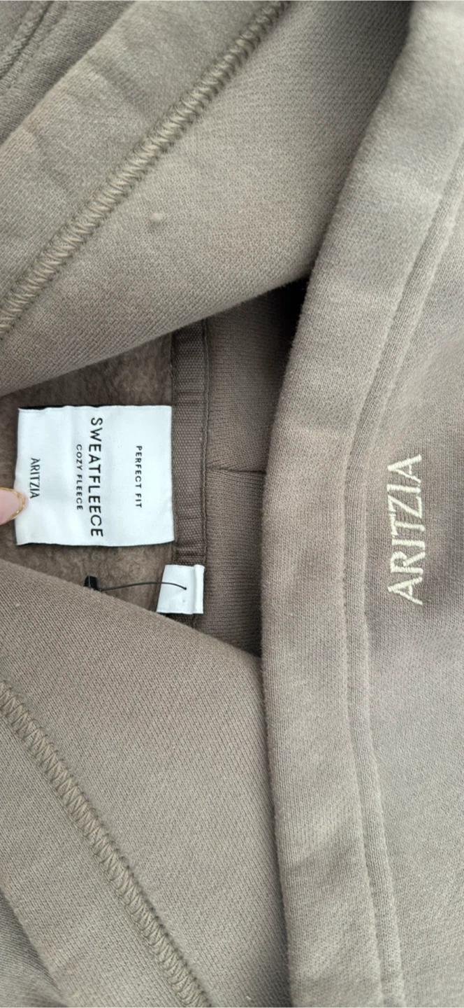 Brand New Aritzia Perfect Fit Sweatfleece Hoodie Limited Edition - photo 2