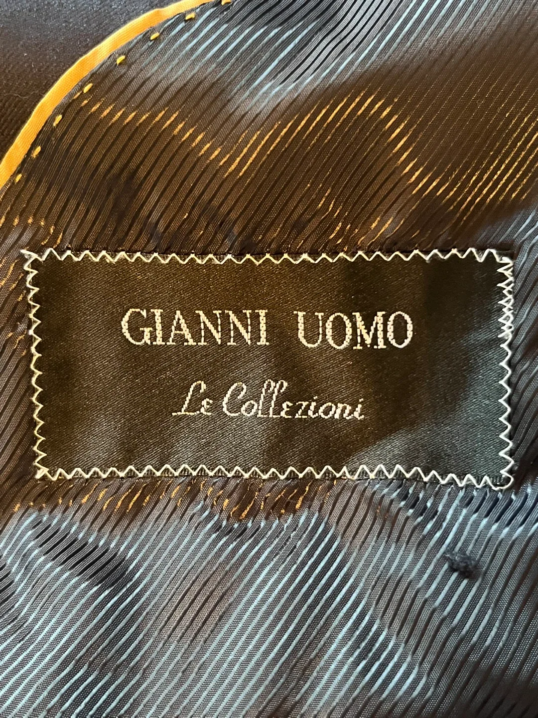 Gianni Uomo Le Collezioni Suit - Super 120's image indicator(3)