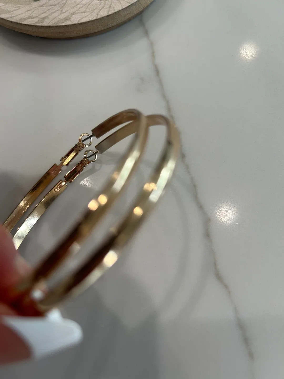 Gold Hoop Earrings image indicator(3)