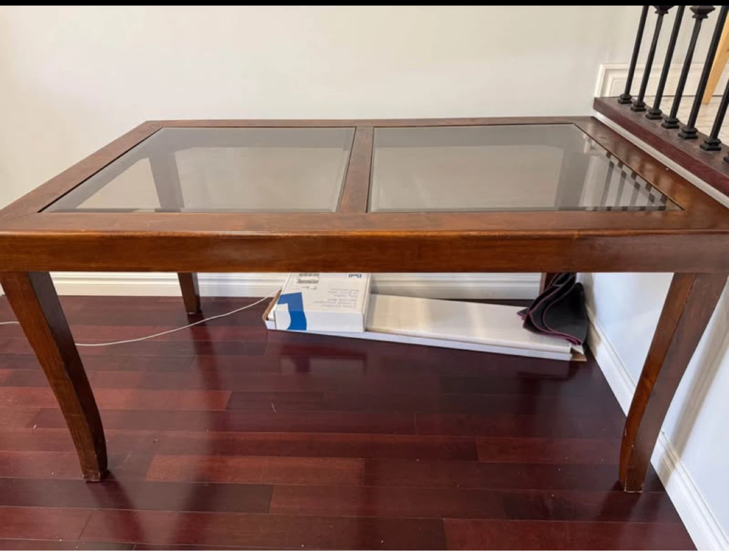 Glass Top Dinner Table for 6 person.