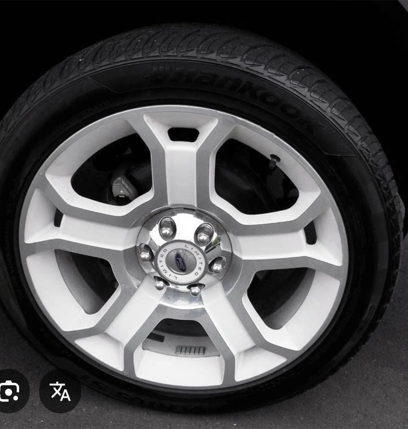 275/45R22 Tire & Rim