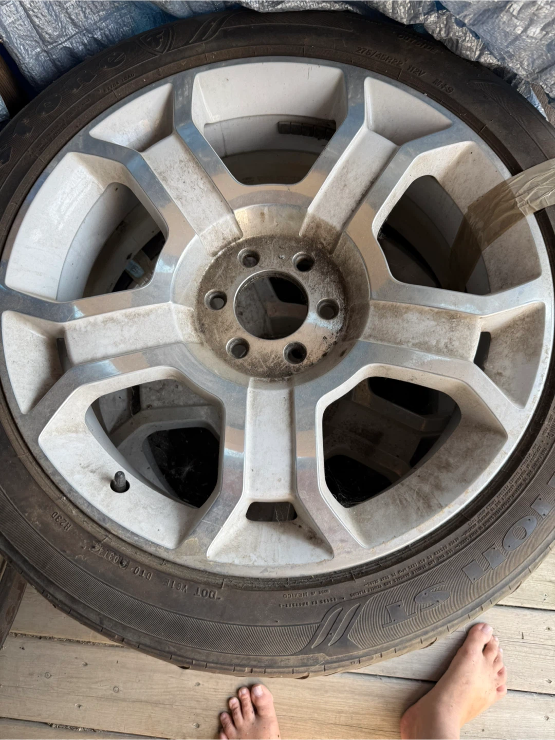 275/45R22 Tire & Rim - photo 2