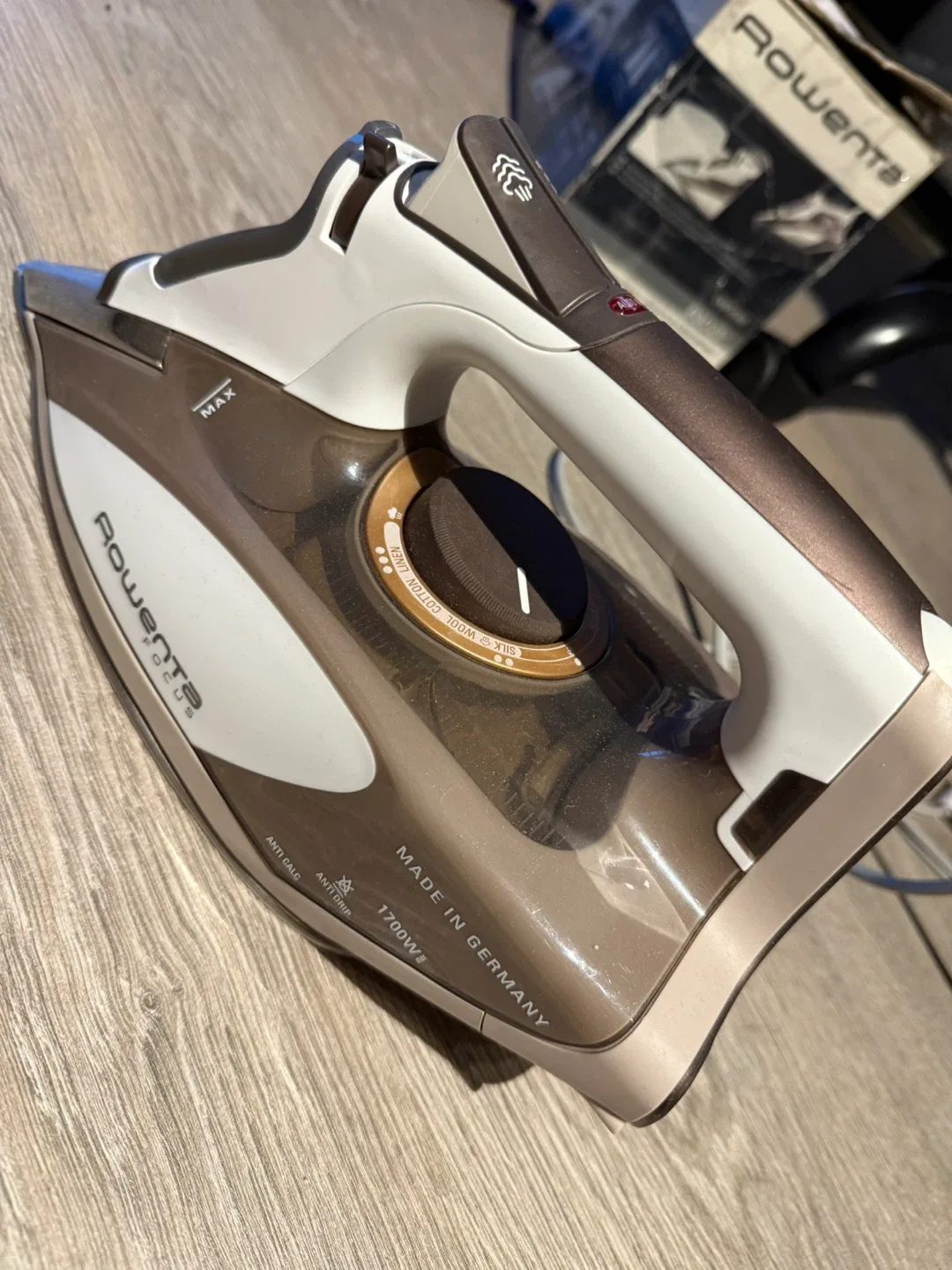 [Saturday Move out Sale] Rowenta Focus Iron - 1700W image indicator(3)