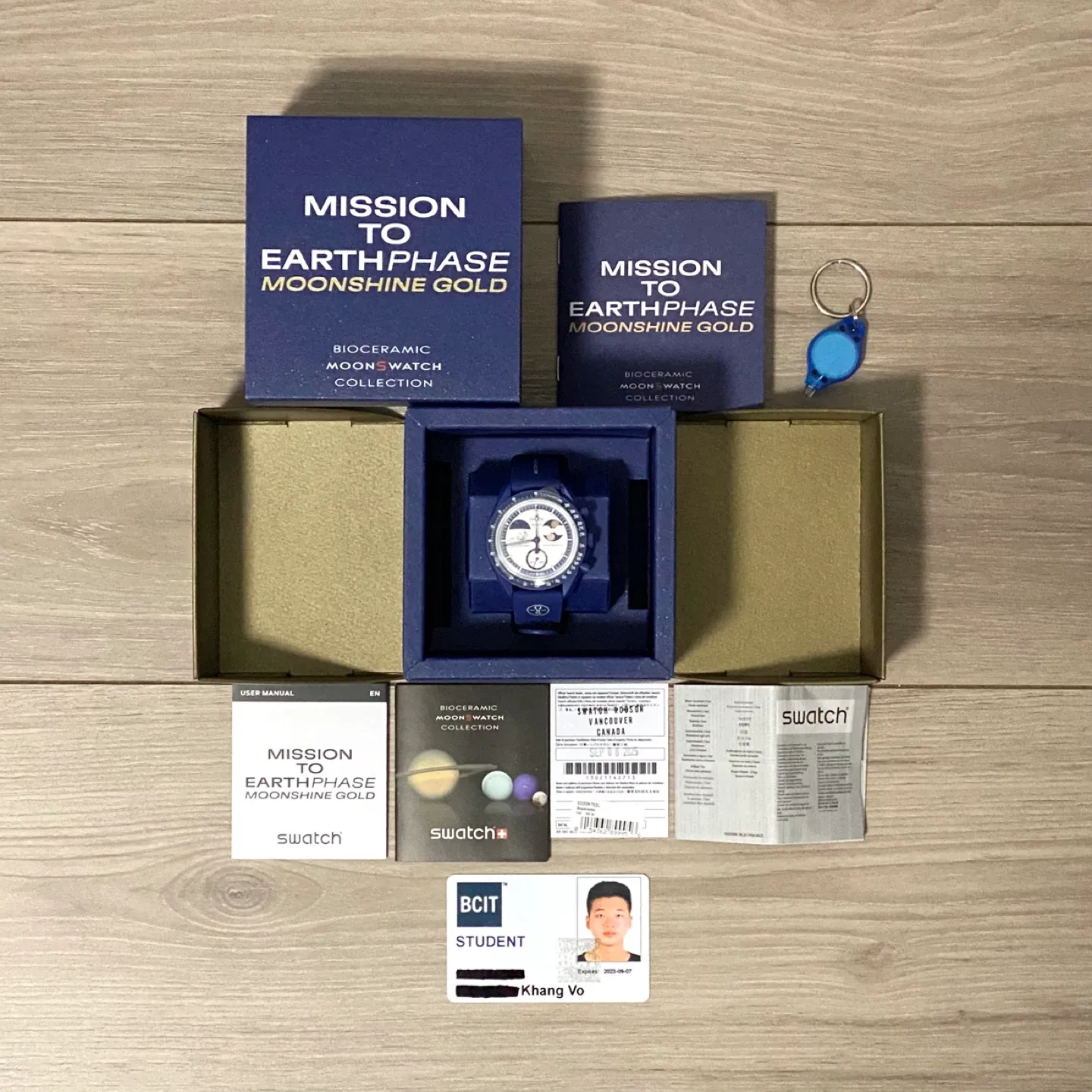 Swatch x Omega Mission to Earthphase Moonshine Gold Harvest Moon image indicator(2)