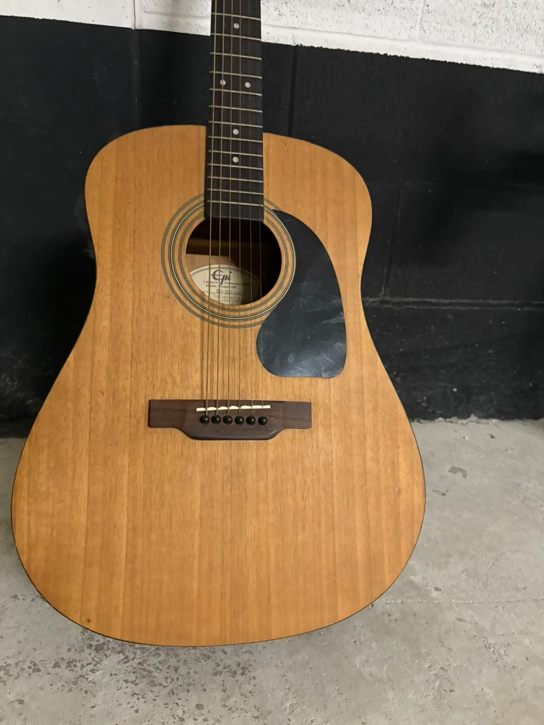 Epi Acoustic Guitar image indicator(2)