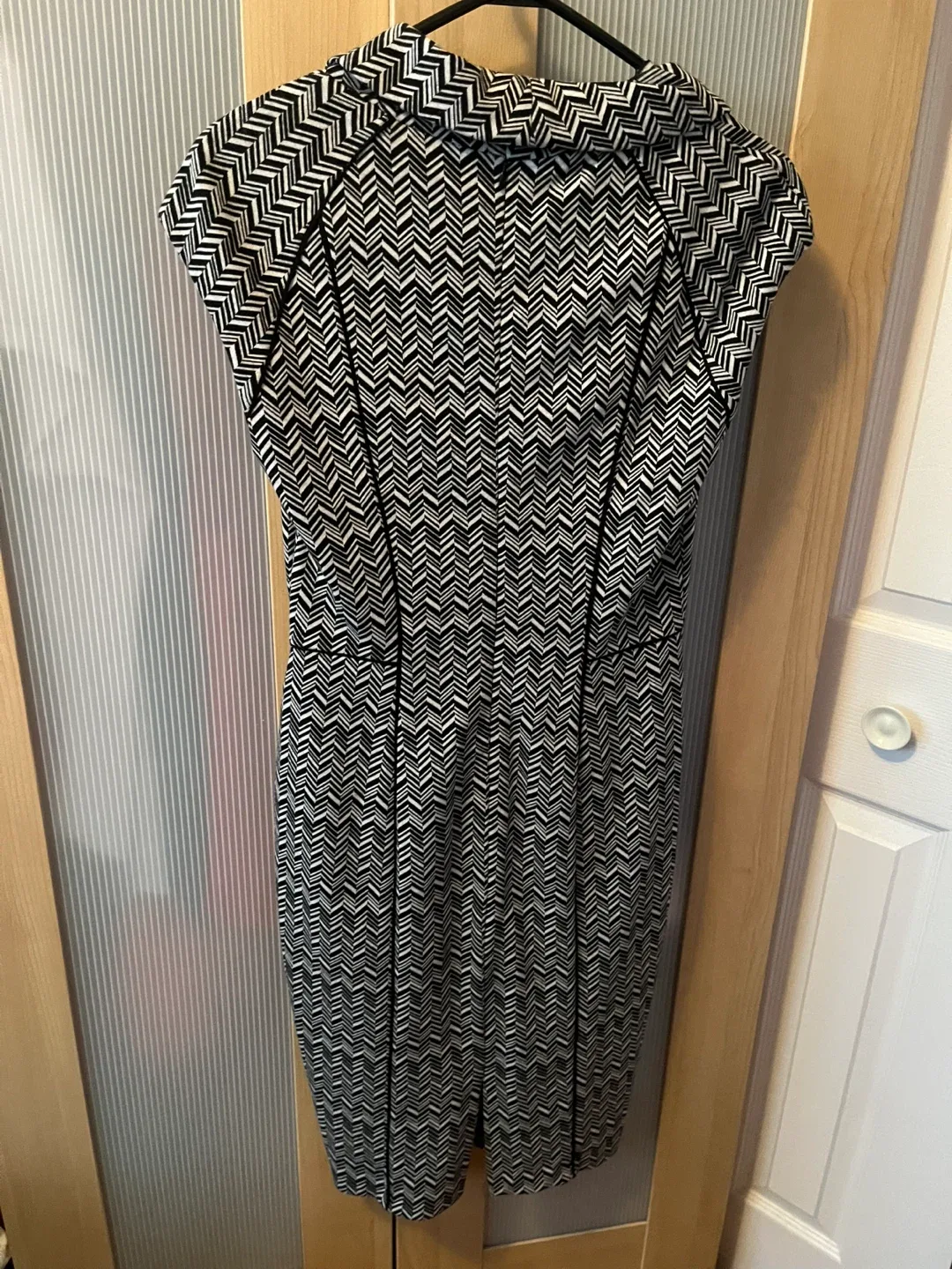 White House Black Market Dress - Size 4 image indicator(2)