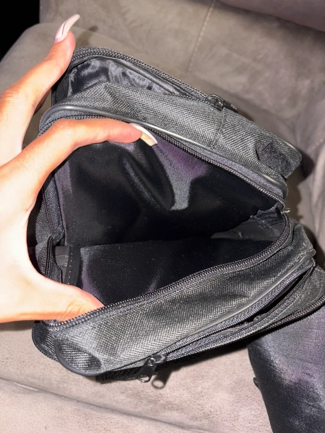 Black Travel Bag image indicator(3)