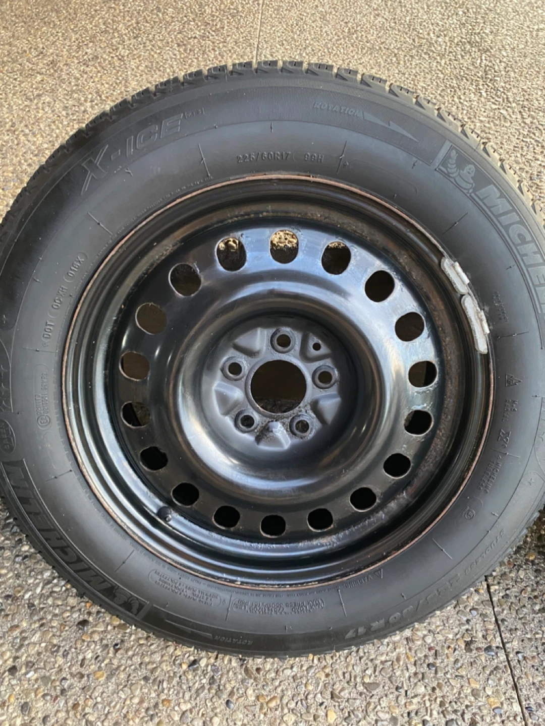 Michelin X-Ice 225/60R17 Winter Tire on Rim - photo 5
