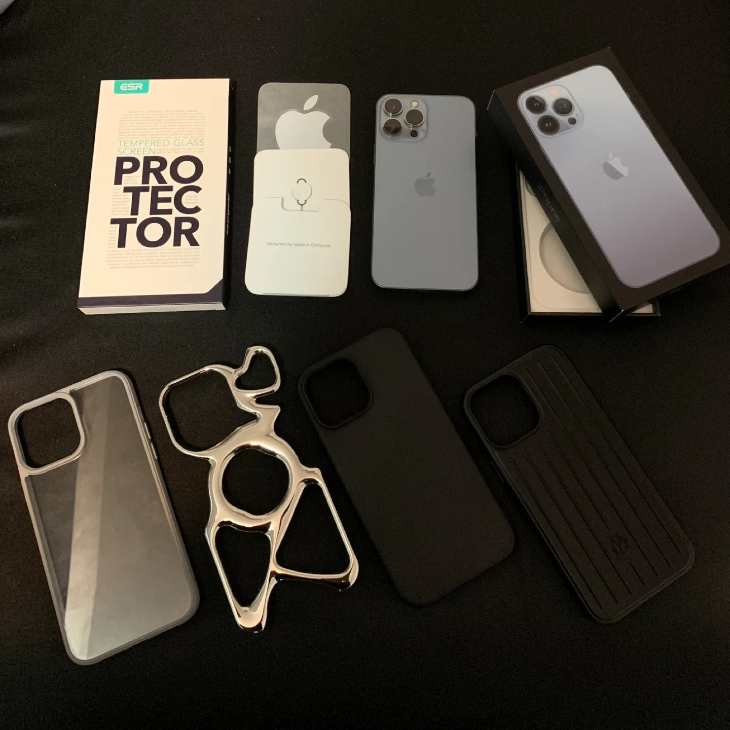 iPhone 13 Pro Max - 256GB - Sierra Blue with Extras thumbnail