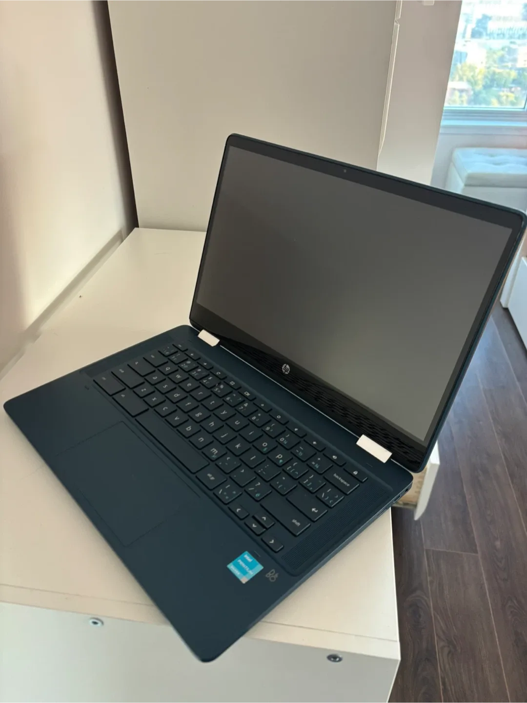 Touchscreen Navy Blue HP Chromebook Laptop thumbnail